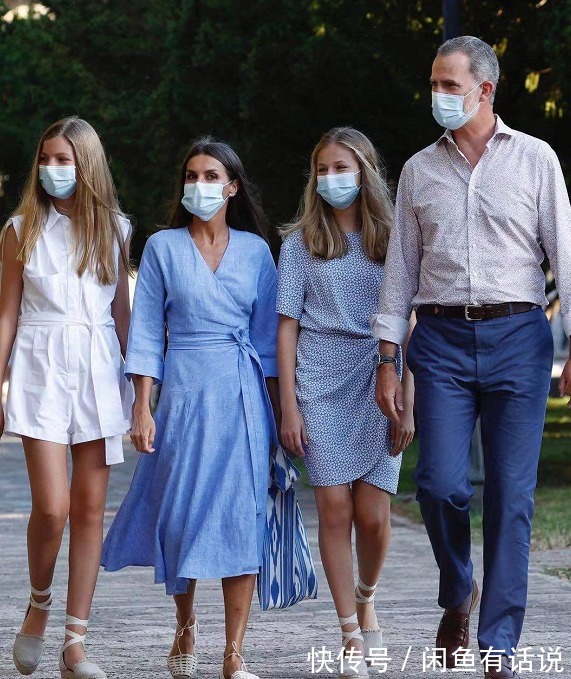 小公主|西班牙王后一家真接地气,4人同穿基础款走机场,气质却依旧高级