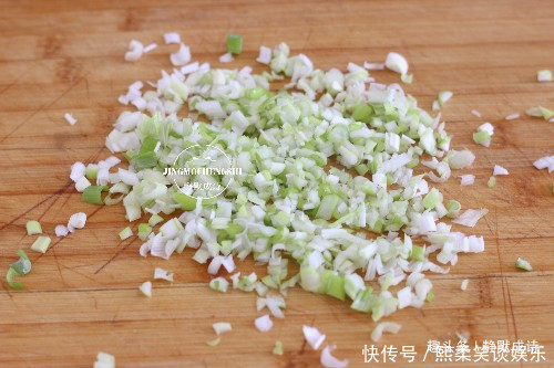 酵母|半棵白菜1块豆腐，不包也不烙，卷卷上锅一蒸，香嫩营养，吃不够