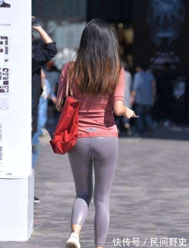 逛街 喜欢穿瑜伽裤逛街的姑娘,到哪都能美成焦点,简约靓丽!