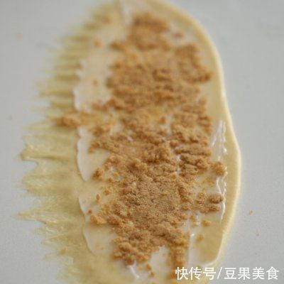 咸香柔软配料多，这个肉松肠仔包可太香了