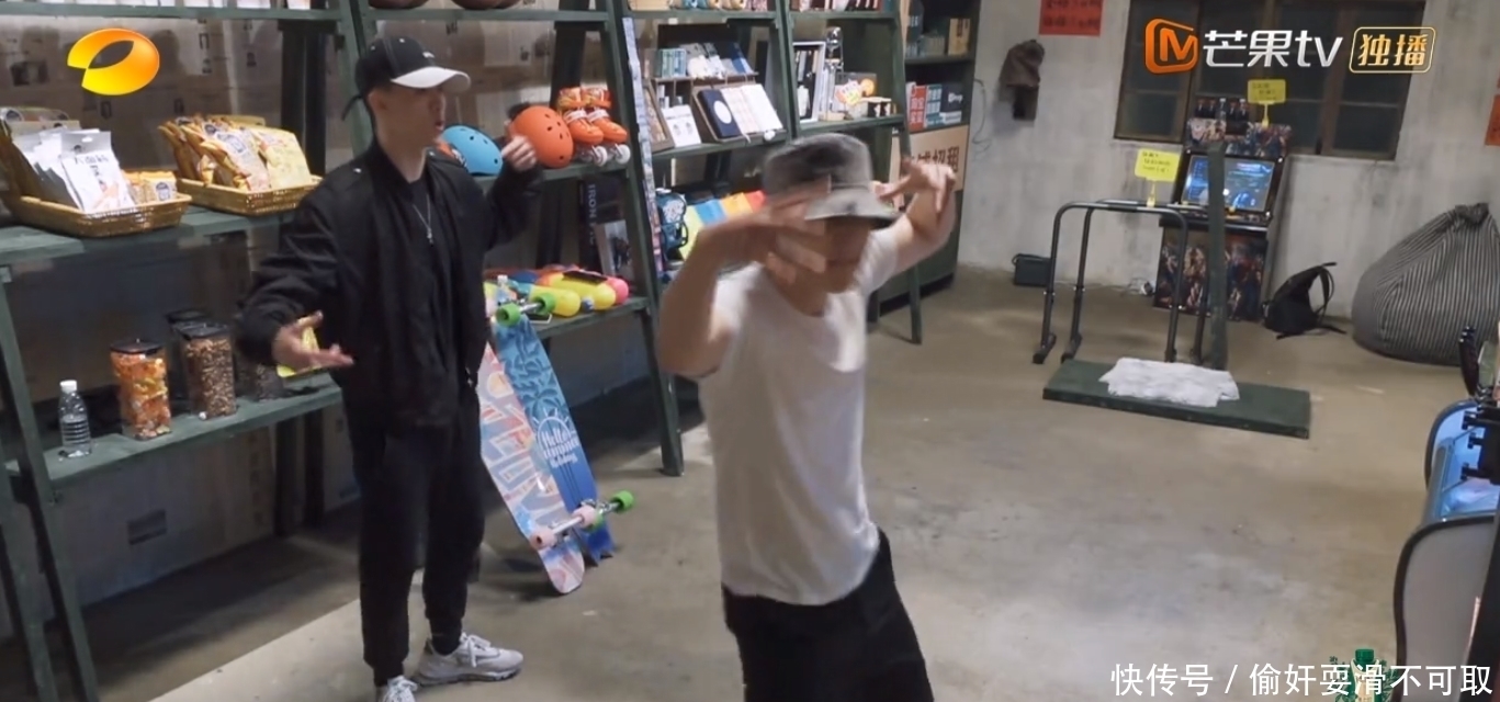 本行|张艺兴录综艺不忘老本行,深夜爬窗练舞,黄磊何炅看了直心疼