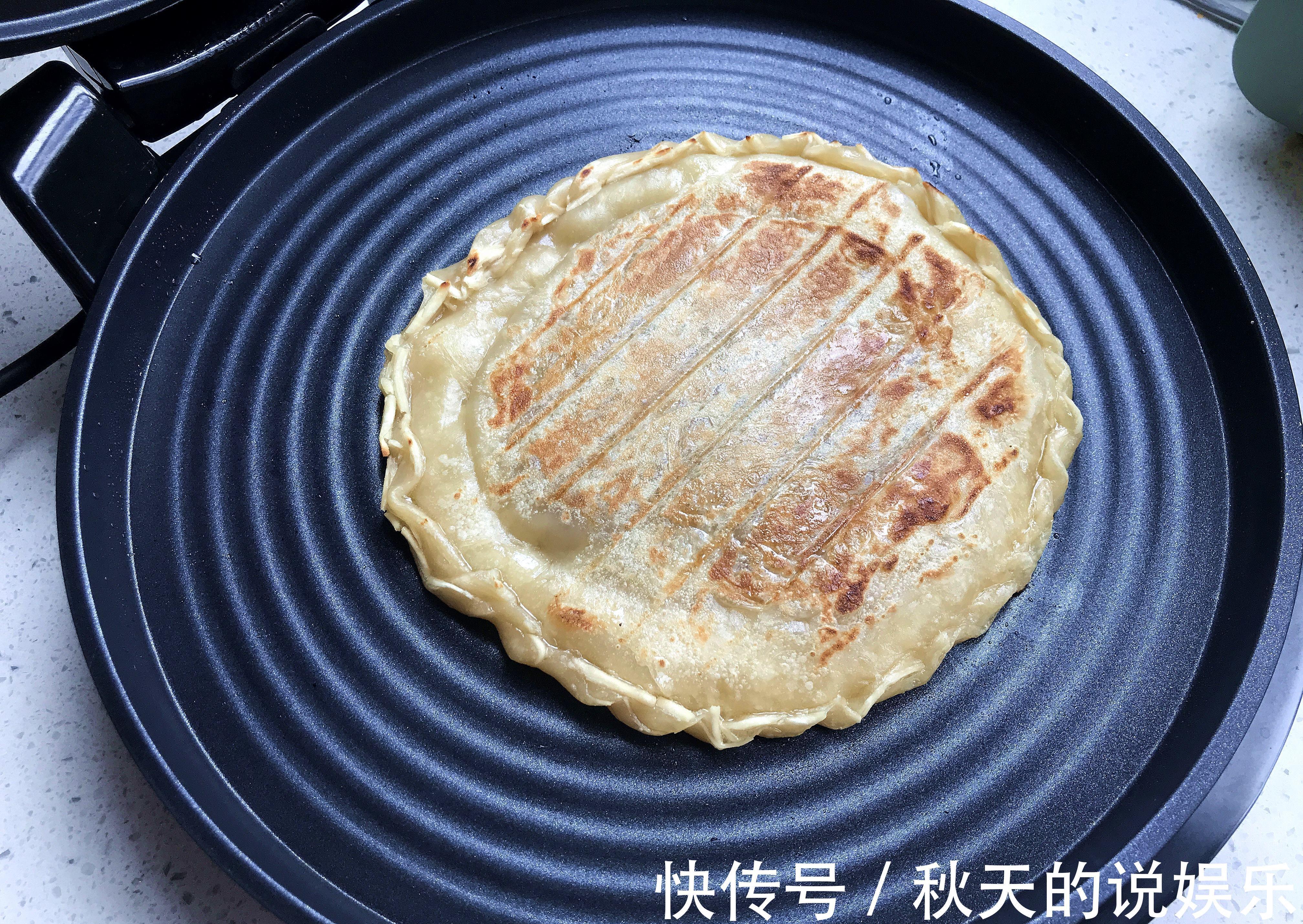 手抓饼|不揉面不发面的牛肉饼,一咬满口都是肉汁儿!3分钟出锅,简单