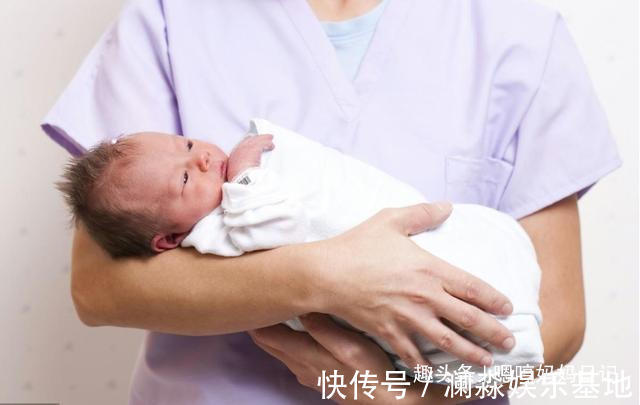 喂养|宝宝因过度喂养导致脾胃受损,宝宝出现4种表现,就不要喂了