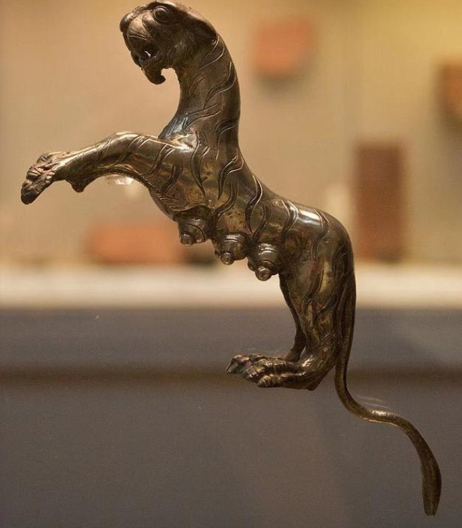 专家们&虎年走虎运,为何霍克森窖藏中最著名文物,竟是一个“把手”老虎