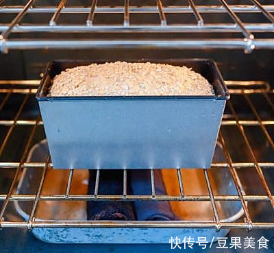 餐厅必点的蜂蜜全麦面包,在家也能做