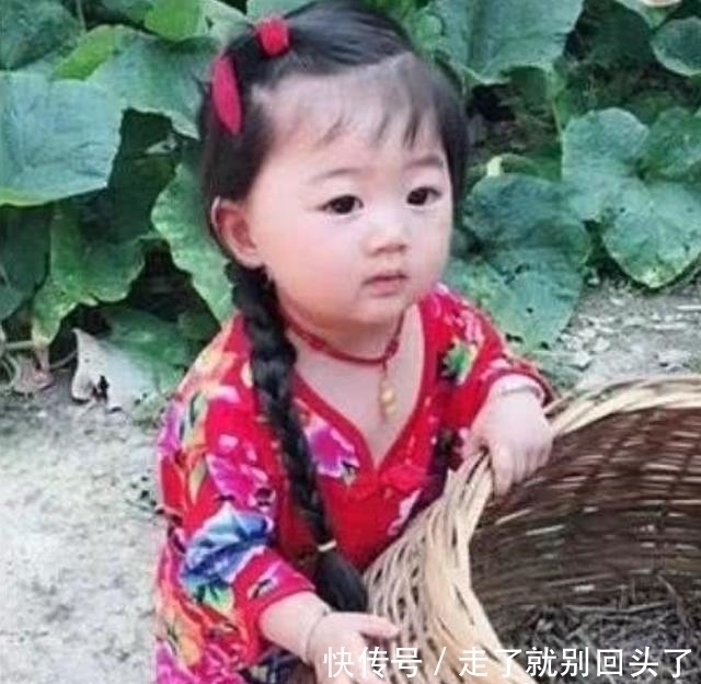 年轻人|萌娃被送下乡给姥姥带,姥姥在朋友圈秀娃,妈妈看完快哭了