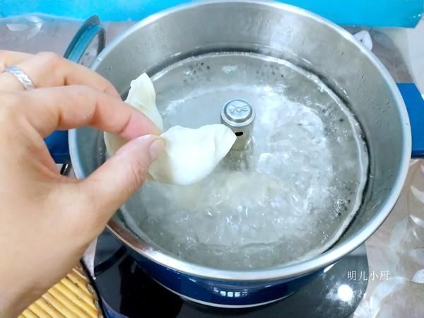 我家就馋这饺子,鲜香劲道汁水多,比韭菜猪肉解馋,一大盘不够吃