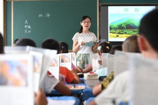 老师|在班级里，不被老师“喜欢”的4种学生，长大后却更有出息