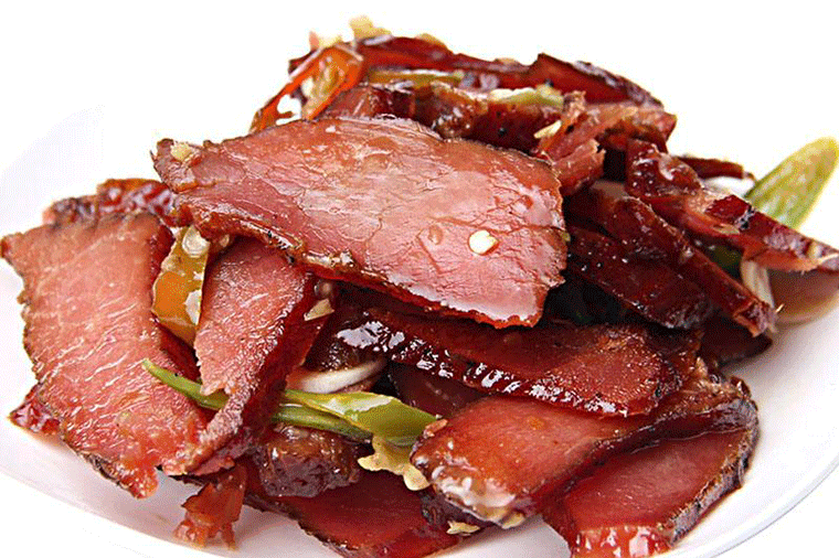 好吃|过年不准备点腊肉可不行,家庭版腊肉,色泽红润非常好吃!