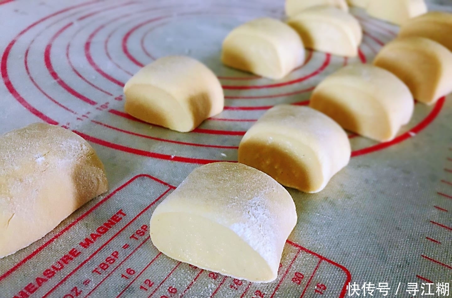 蒸馒头别只放酵母,多加两种常用料,发满盆30分钟,蓬松有嚼劲