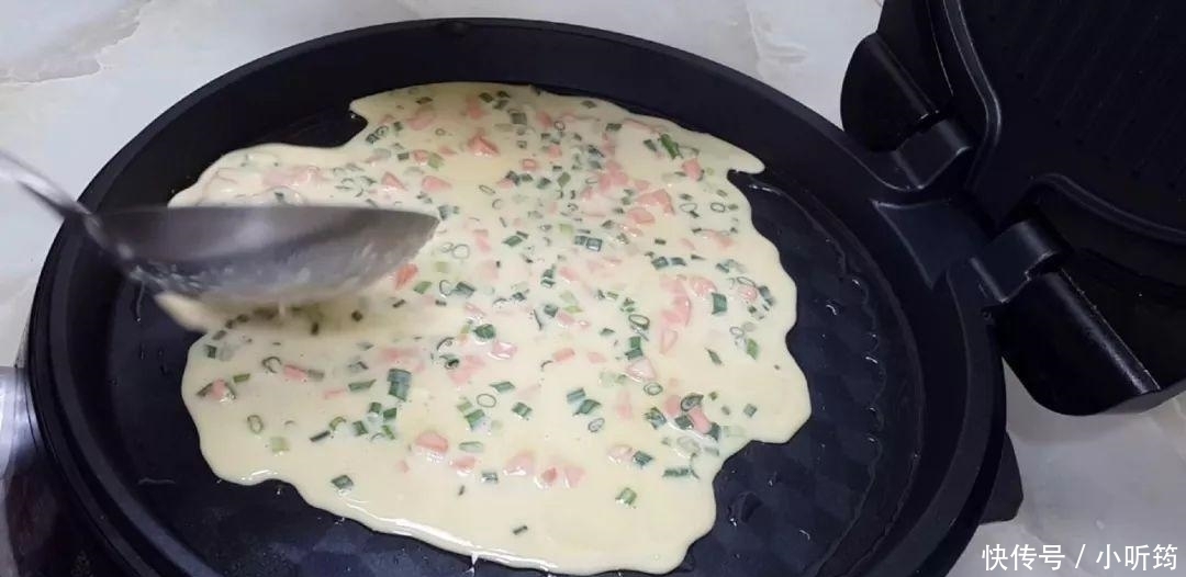 葱鸡蛋饼|鸡蛋饼最好吃的做法,筷子一搅,做法比葱油饼简单,比煎饼都好吃