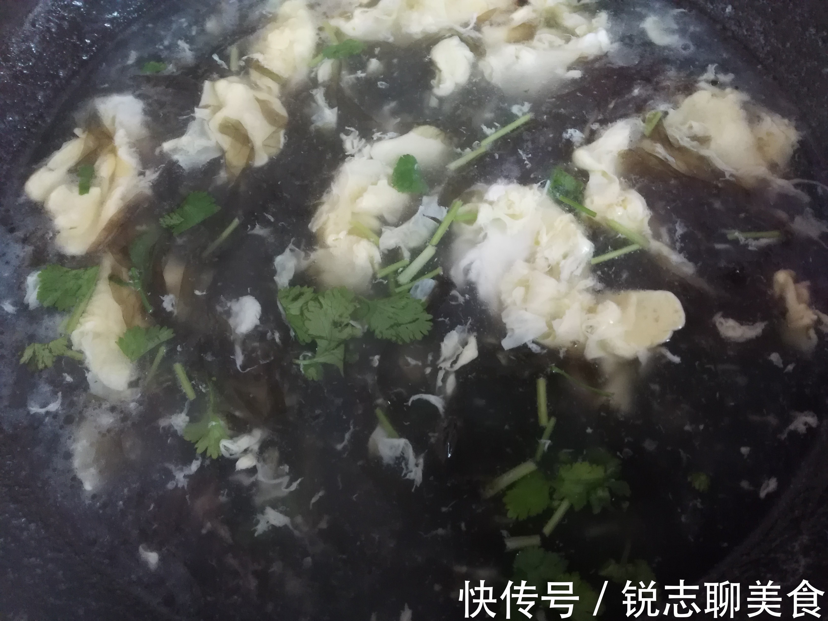 紫菜汤|做紫菜汤,别直接用水煮了!老师傅教你一招,汤浓味鲜好喝不腻