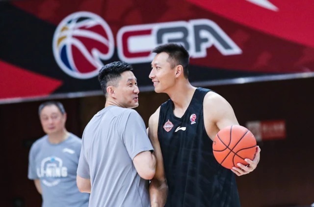 胡明轩|CCTV5直播!CBA揭幕战,易建联王者归来,超级后卫上演首秀