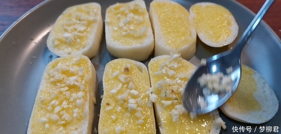 好吃|剩馒头你家都怎么吃呢?快来试试两种做法,绝对好吃