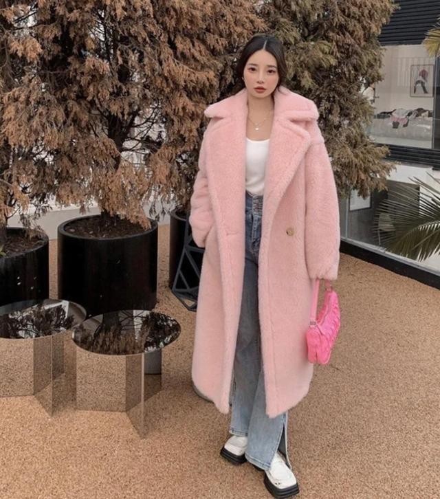 搭配|还在穿羽绒服?试试时髦的“泰迪”大衣,好看还具有年代感