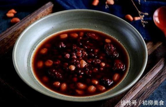 女生脸上总是没气色,用这4个食材做一碗糖水,真是美容又养颜