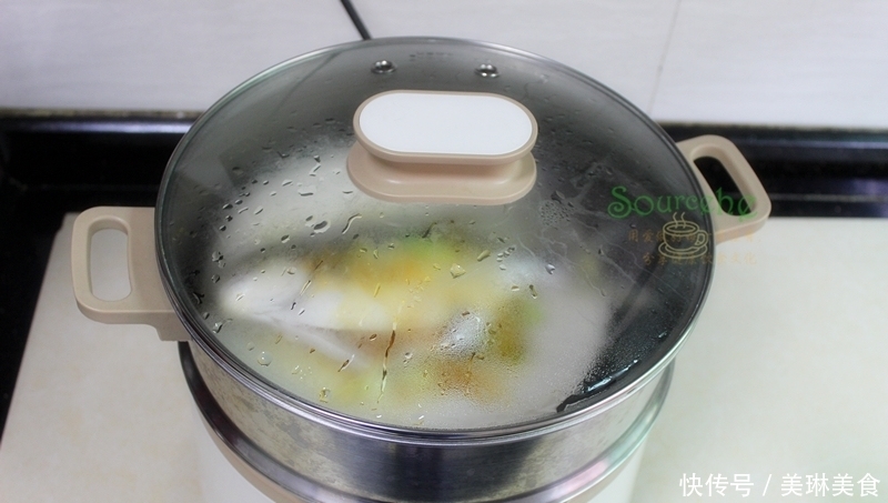 蒸鱼|蒸鱼时多加一步,腥味全无,鱼肉软嫩,汤清味醇,太鲜香了!