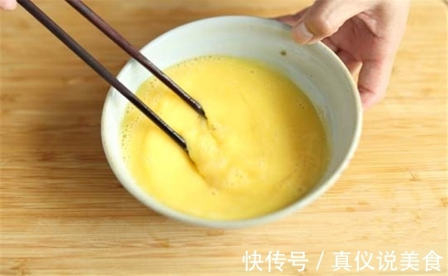 五年的厨师炒鸡蛋时加上这步，超出来的量大，味道好