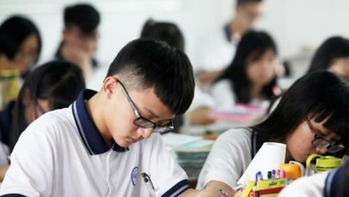 身高|初中生标准身高表出炉,男女生各有不同,看看你家娃达标了吗?