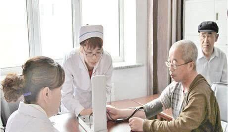 舒张压|65岁以上的老年人，血压在多少才算是正常看看你的血压差