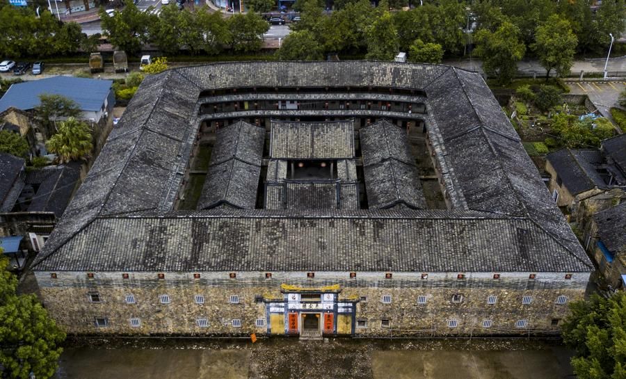 古堡|广东这个石方楼，形似大古堡已有250年，是客家建筑一大奇观