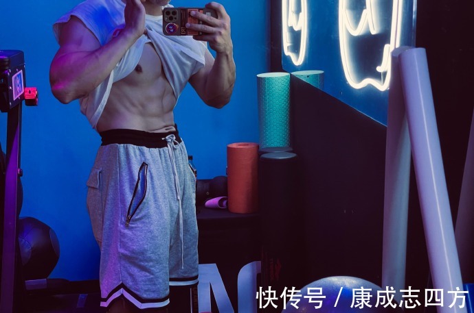 训练|身高不够肌肉来凑，擅长力量训练，拥有高耸入云的迷人斜方肌！