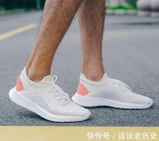 运动鞋 这是什么神仙运动鞋！显高显腿细，像穿袜子一样轻！