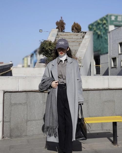 冬天穿灰色也太高级了吧，这四款灰色单品实用百搭，谁穿都显气质