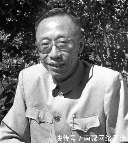 冷一笑|溥仪买票游故宫,看见专家介绍一花瓶,他冷冷一笑:那是皇上夜壶