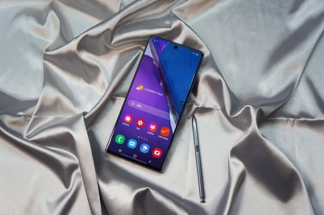 无愧|无愧机皇称号！三星Note20U好评度第一，手感更是爆炸