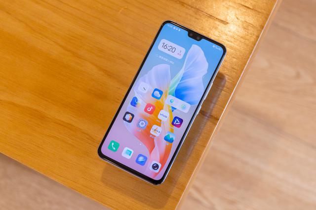 秘诀|vivo S10 Pro自带变美秘诀，吸睛配色、轻薄机身很加分