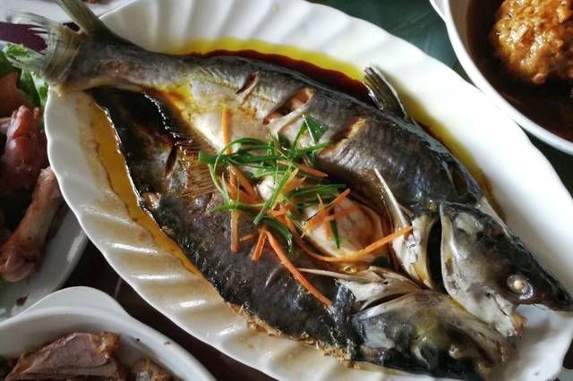 回老家村里小饭店聚餐，14道菜380元，乡下厨师水平让人惊讶