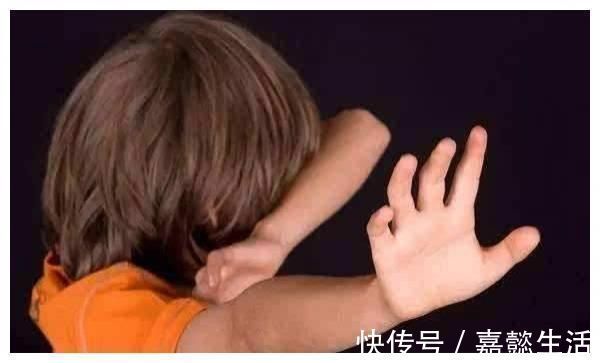 男孩|仅20分钟,男孩眼睛被“熔化”,这东西家家都有,父母们别大意