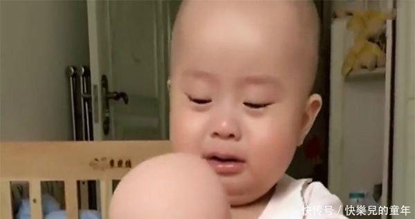 父母|宝妈骗小宝“生了个妹妹”,小宝瞬间崩溃大哭,网友:亲妈坑娃
