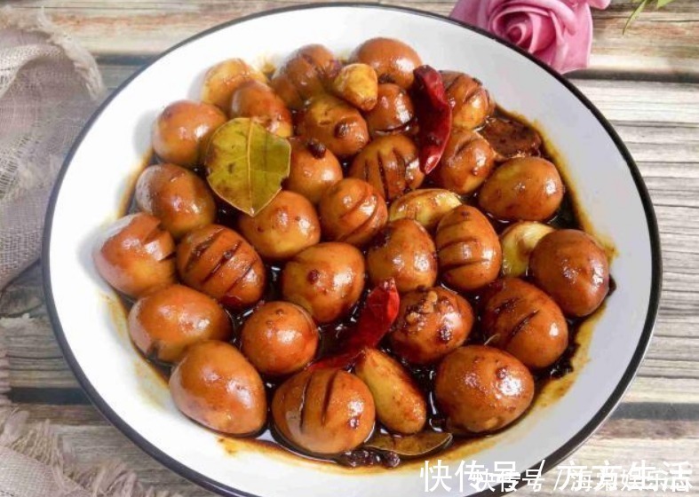 它是穷人的“补脑菜”，相当于3个鸡蛋，提高智力，脑瓜更聪明了