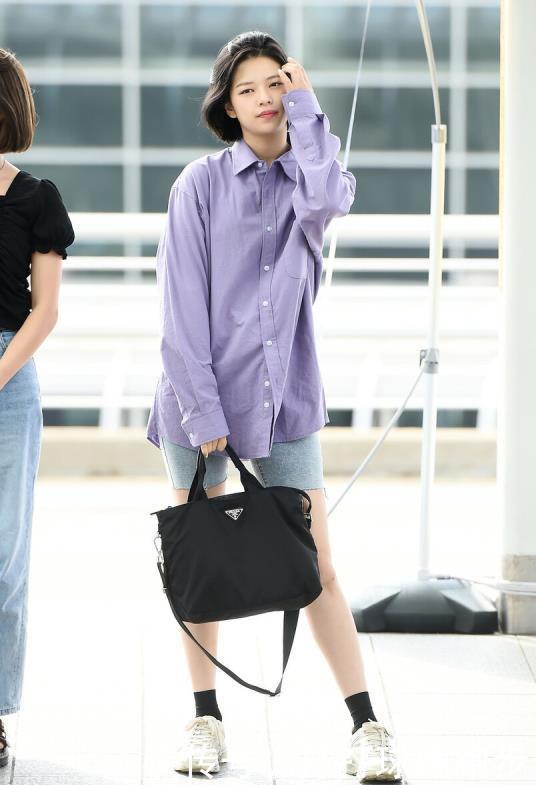 初秋衬衫穿不出新意试试这样搭,造型会更出众