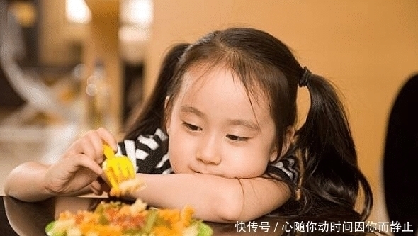 萱萱|12岁女孩骨骺线闭合,身高停在1米5!医生:都怪奶奶“这碗汤”