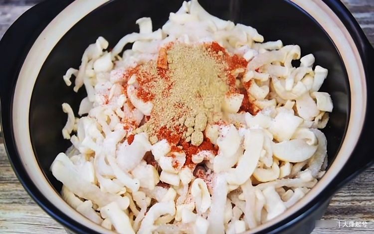 冬天腌萝卜干，教你正宗做法，香辣开胃，放一年都新鲜