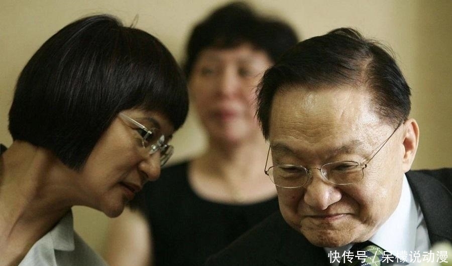 金庸最对不起的女人,跟他患难20年被小三挤走,晚景凄凉孤独终老