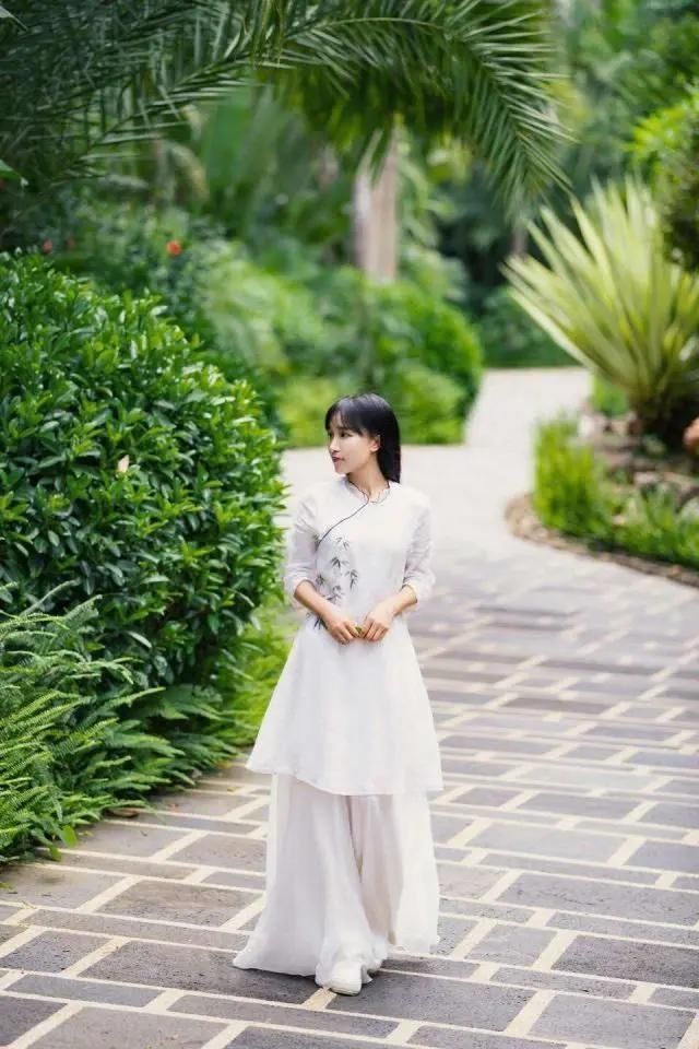 衣服|如果说李子柒的生活对我们不切实际，那她穿的衣服我们倒能学学