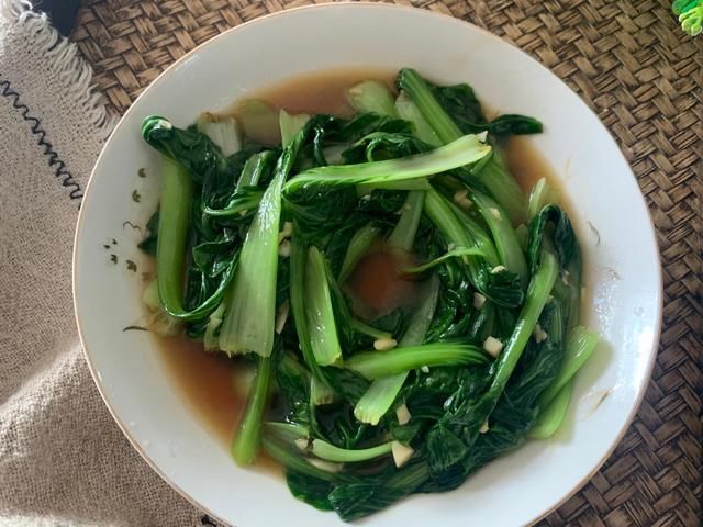 夏天，女人最该吃的食材，3元两斤，补水美白，越吃气色越好！