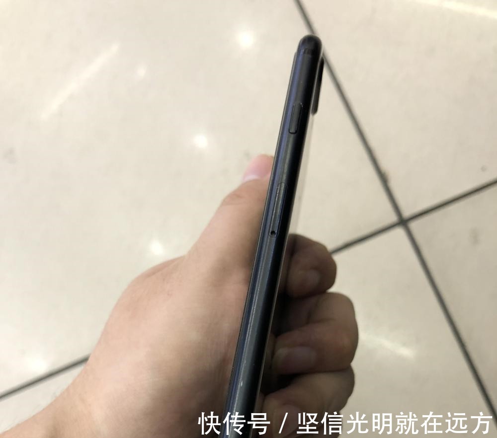 扬声器|网友在二手平台买iPhone7Plus, 面交后才知道水有多深。