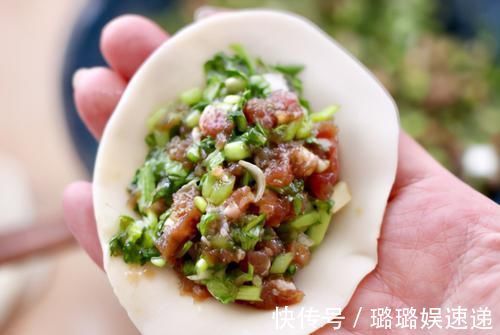 冬天，我家隔两天吃一次皇帝菜，入馅包饺子太香了，养心还安神