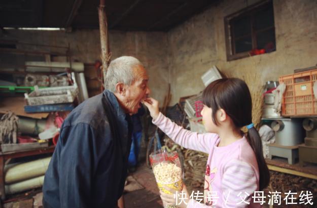 征兆|家里老人若出现4种征兆,子女要多留意,多陪伴他们