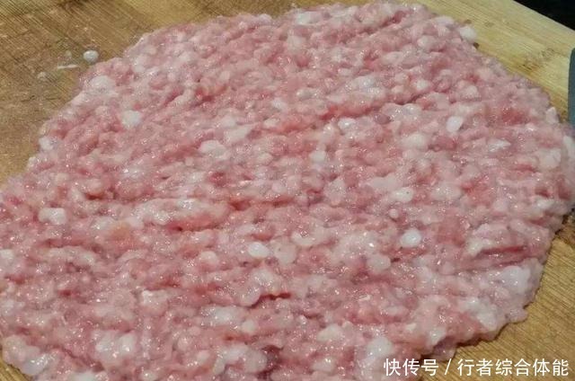 料酒|调拌肉馅好吃的秘诀，不用料酒也没腥味，在家也能吃出饭店的味道