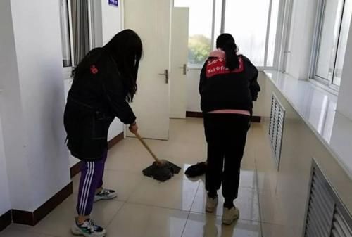 烟草|“延缓衰老”的10大行为，梳头排第8，泡脚第6，其它的你知道吗？