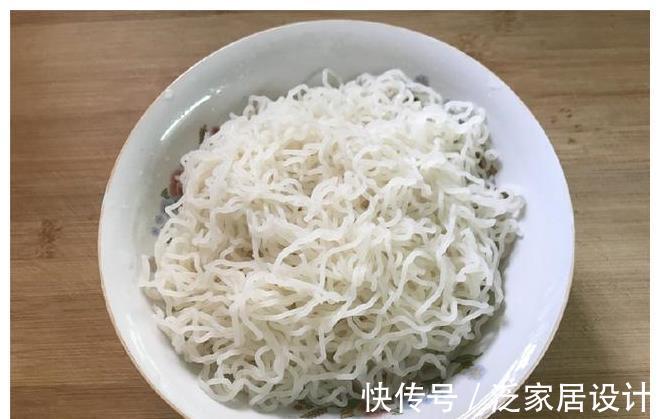 胃口|胃口不好不想吃饭？尝尝这碗炒米粉，香辣爽口，吃2碗才住口