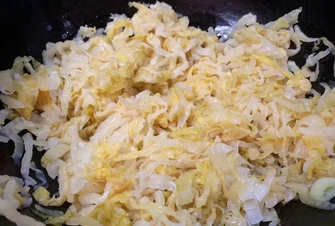 教你在家腌酸菜，省力又不占地方，一次腌10罐都嫌少，咋做都好吃