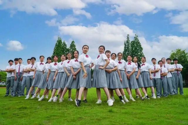 创意|恰同学少年！沪16区幼儿园、中小学创意毕业照来了