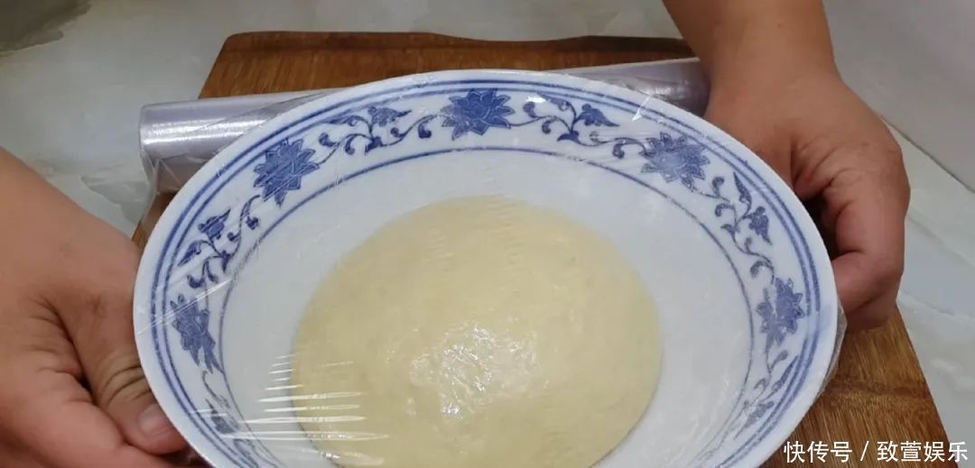 面包|2个鸡蛋,1碗面,不用蒸不用烙,比面包松软香甜,吃过就念念不忘